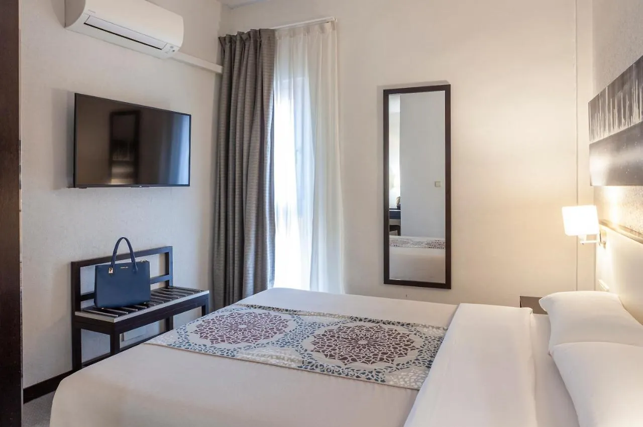 Hotel Macia Plaza Granada 2*,